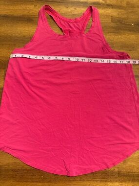 Lululemon Women’s Racerback Tank Top - pink size 8